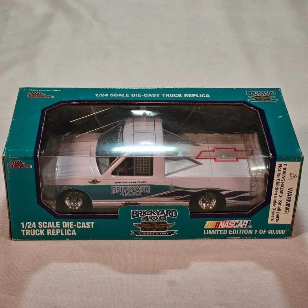 NASCAR Brickyard 400 August 5 1995 1:24 Scale Die Cast Official Pace Truck - NIB
